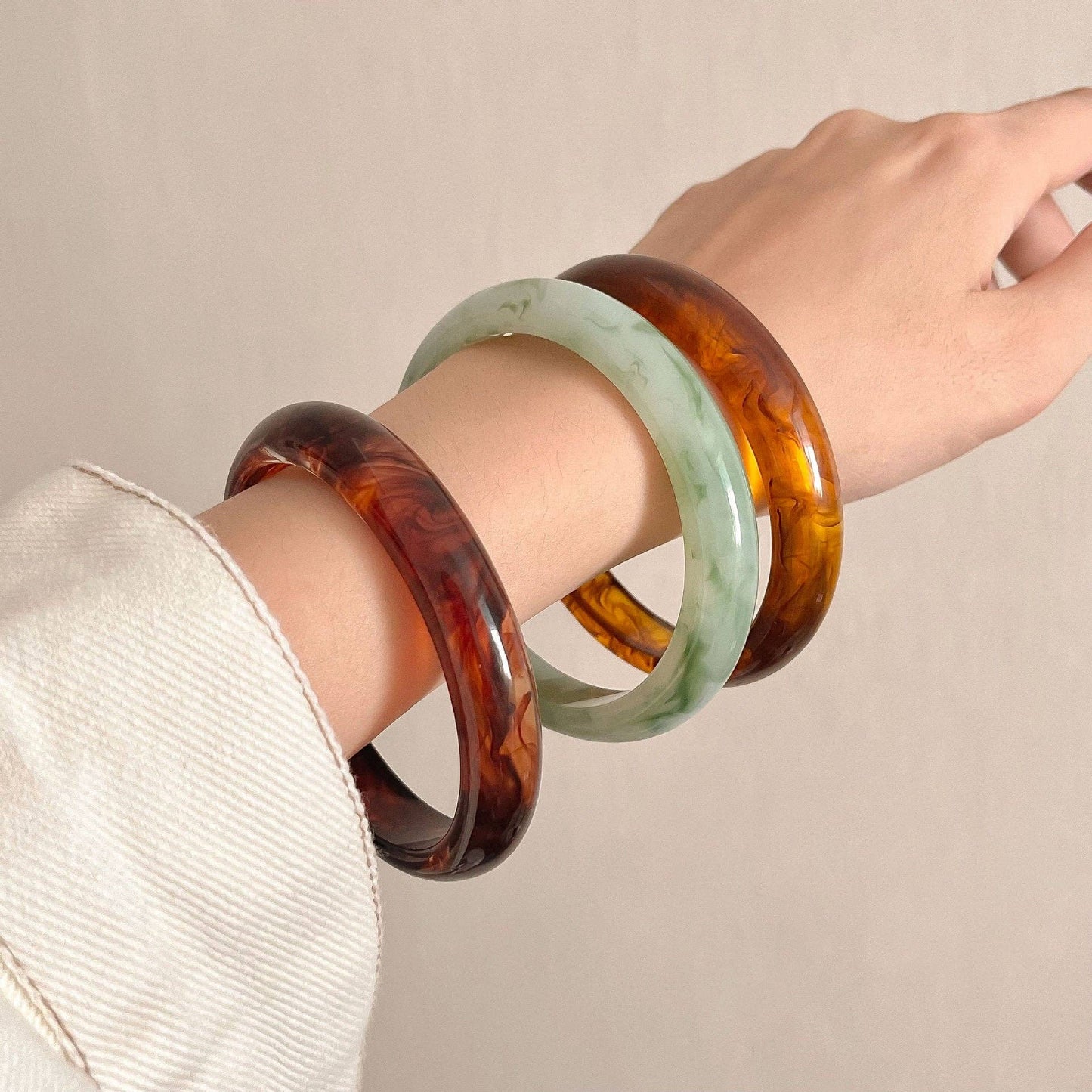 Minimalist Marbled Round Resin Bangle Bracelet DP25D727