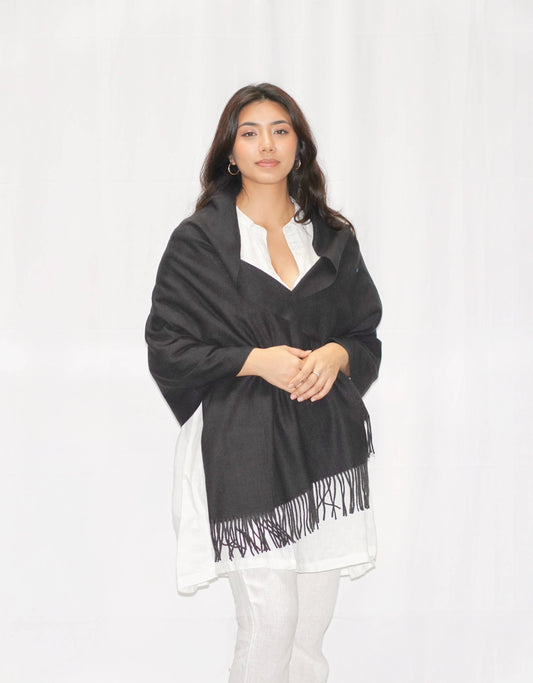 Cozy Cashmere Blend Stole Black