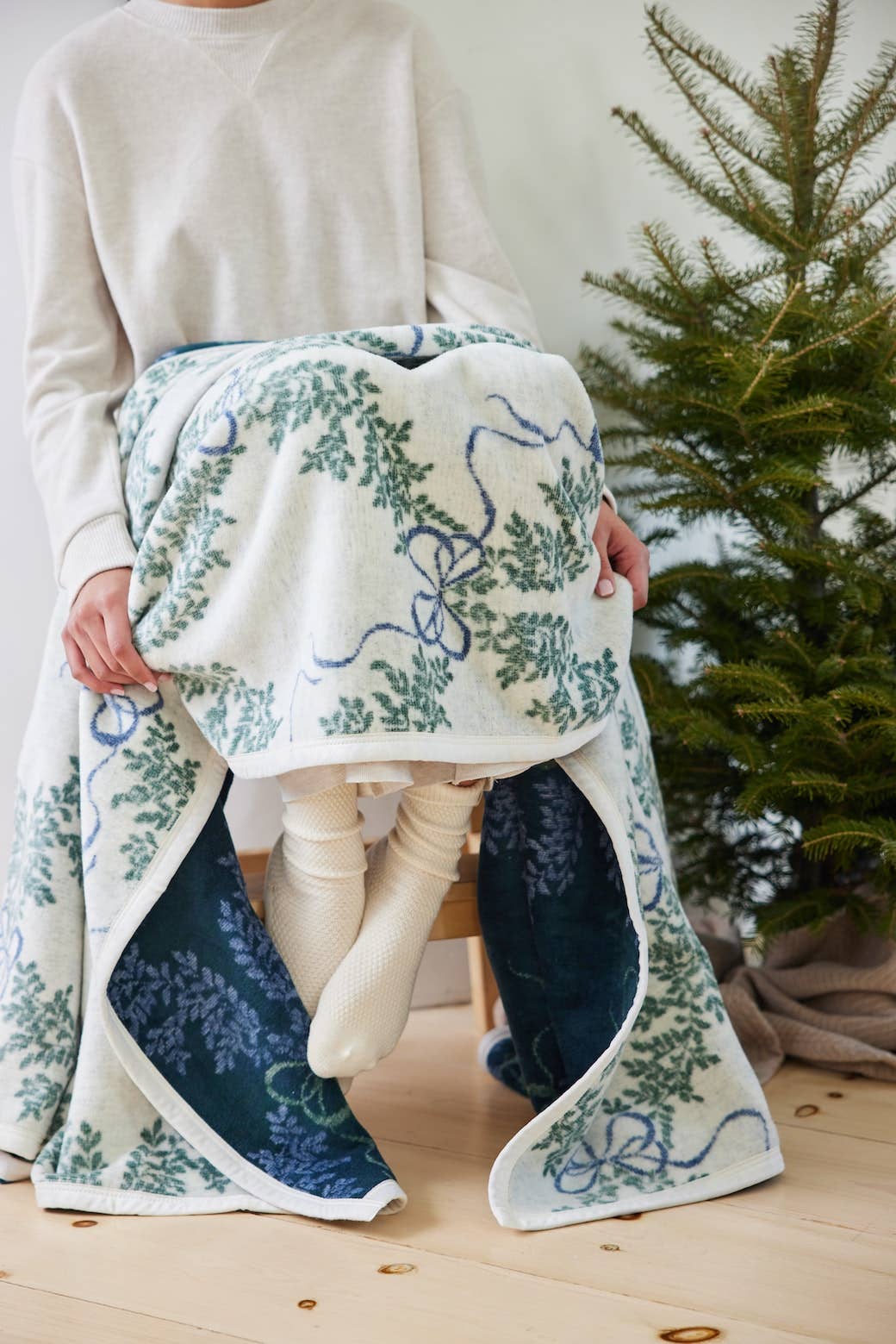 Boxwood Wreaths Blanket