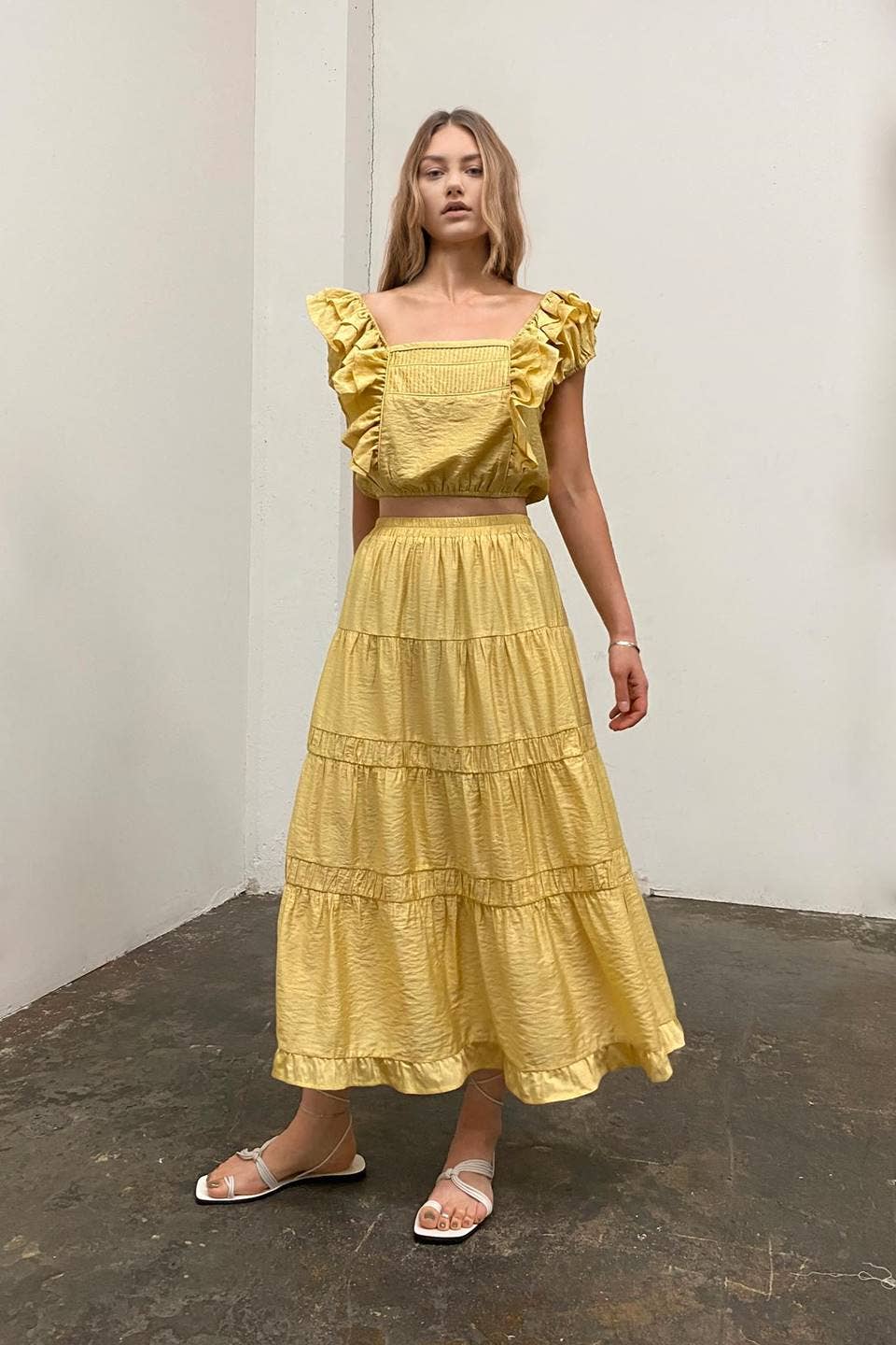 SQUARE NECK TOP
